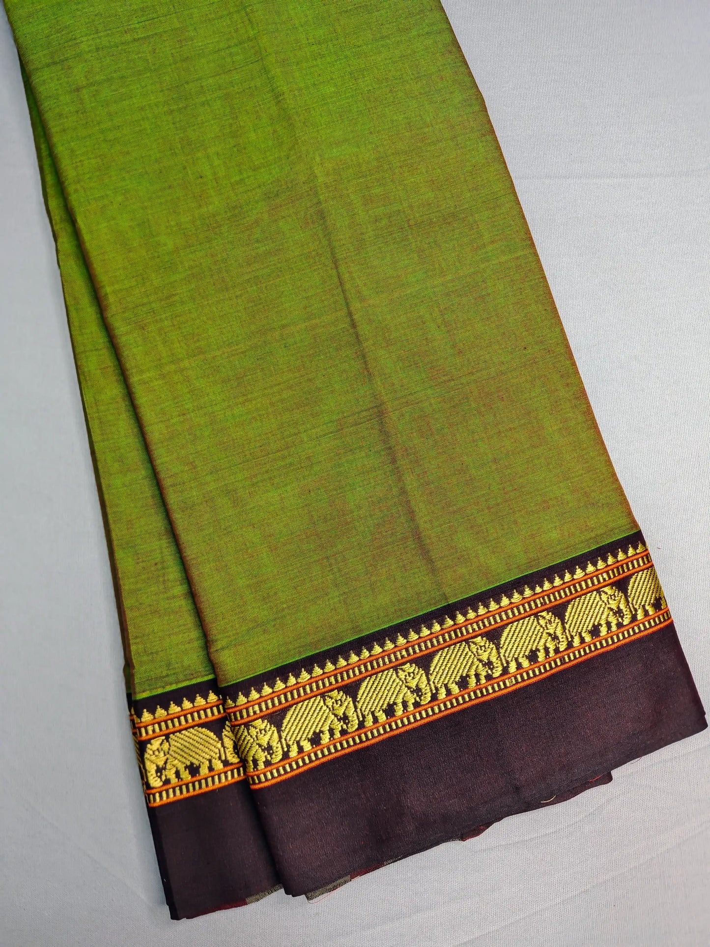 Seaweed Green Pure Cotton Premium & Elegant Saree With Running Blouse For Women