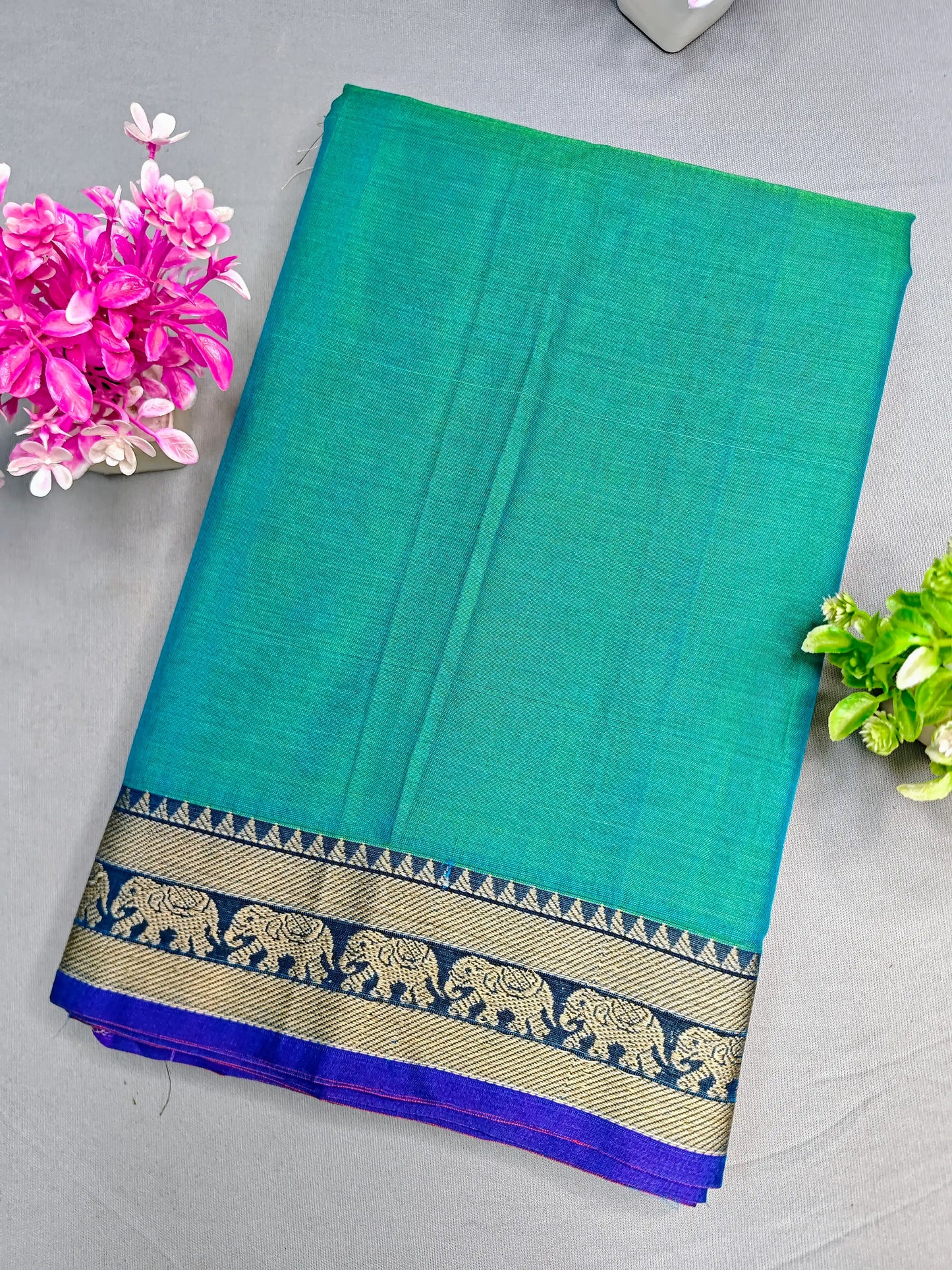Dual Shaded Sharadha Green Pure Cotton Premium & Elegant Saree With Running Blouse For Women
