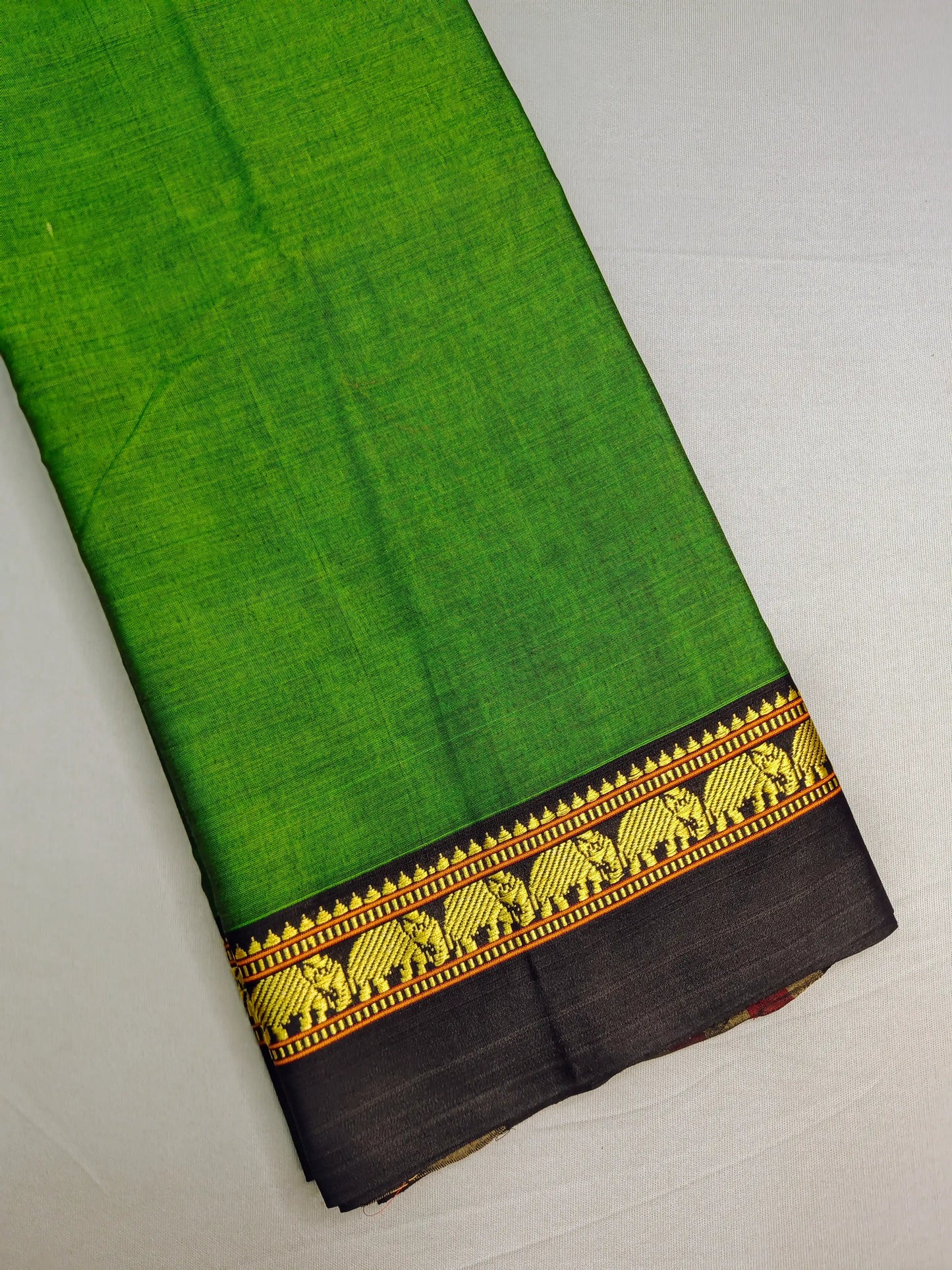 Green Pure Cotton Premium & Elegant Saree With Running Blouse For Women