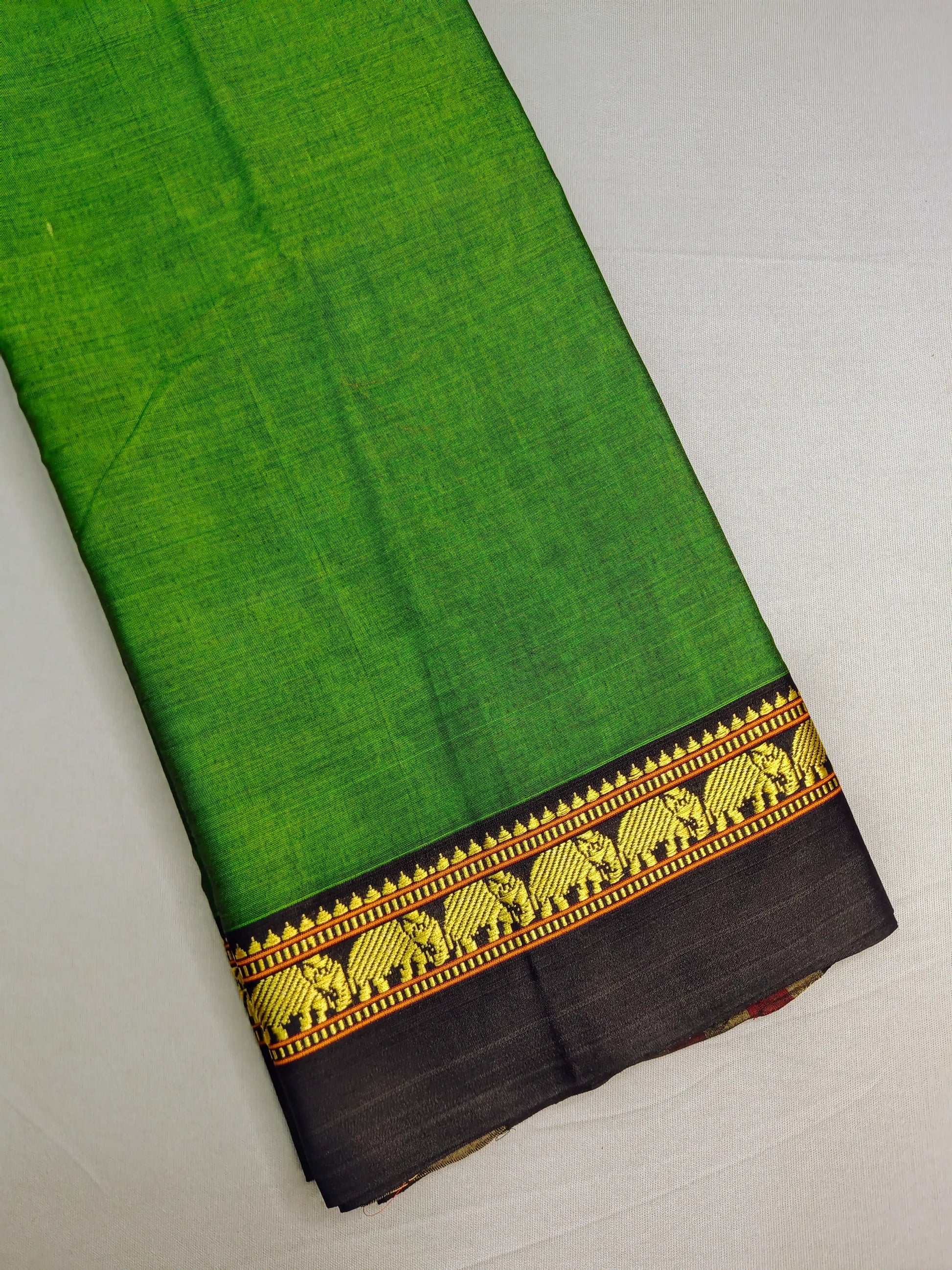 Green Pure Cotton Premium & Elegant Saree With Running Blouse For Women