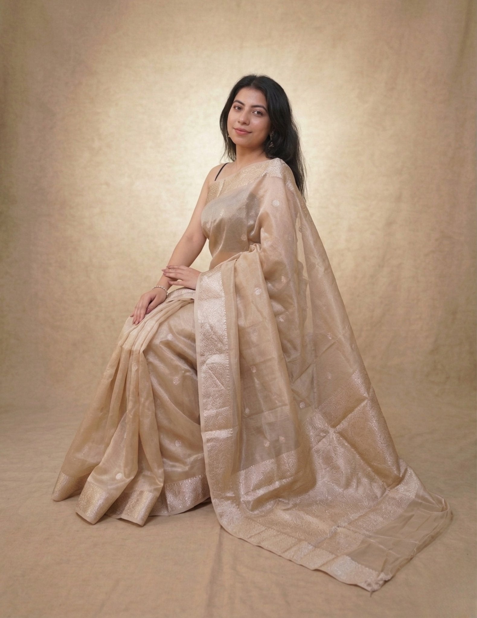 Ivory Noor - Pallu pallu